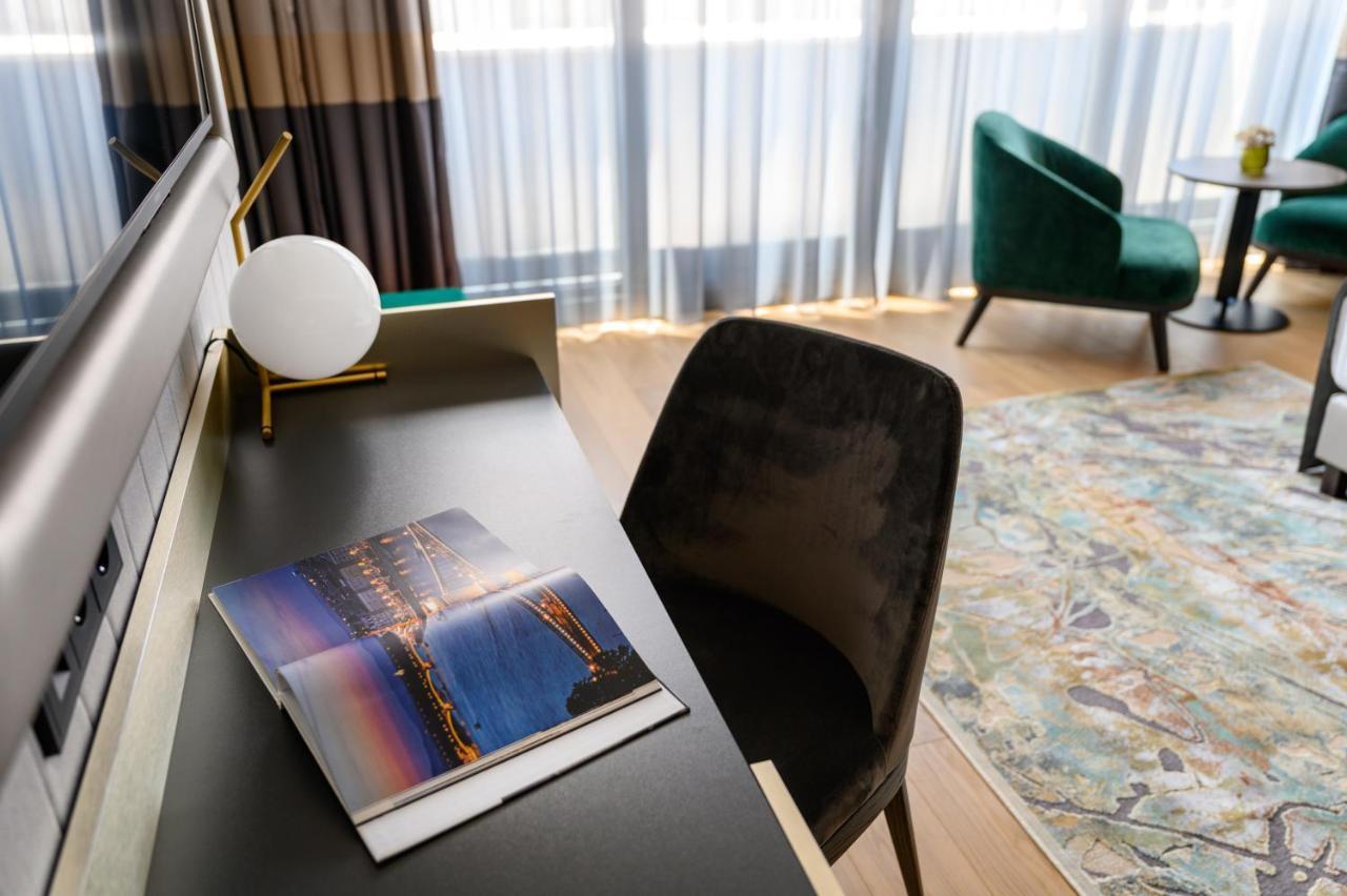 Emerald Downtown Luxury Suites By Continental Group Boedapest Buitenkant foto