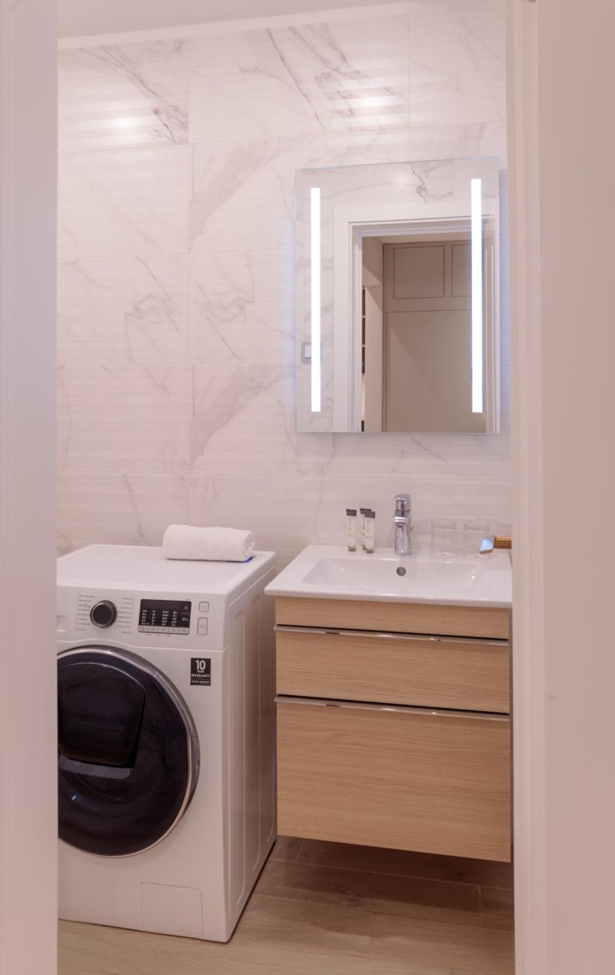 Emerald Downtown Luxury Suites By Continental Group Boedapest Buitenkant foto