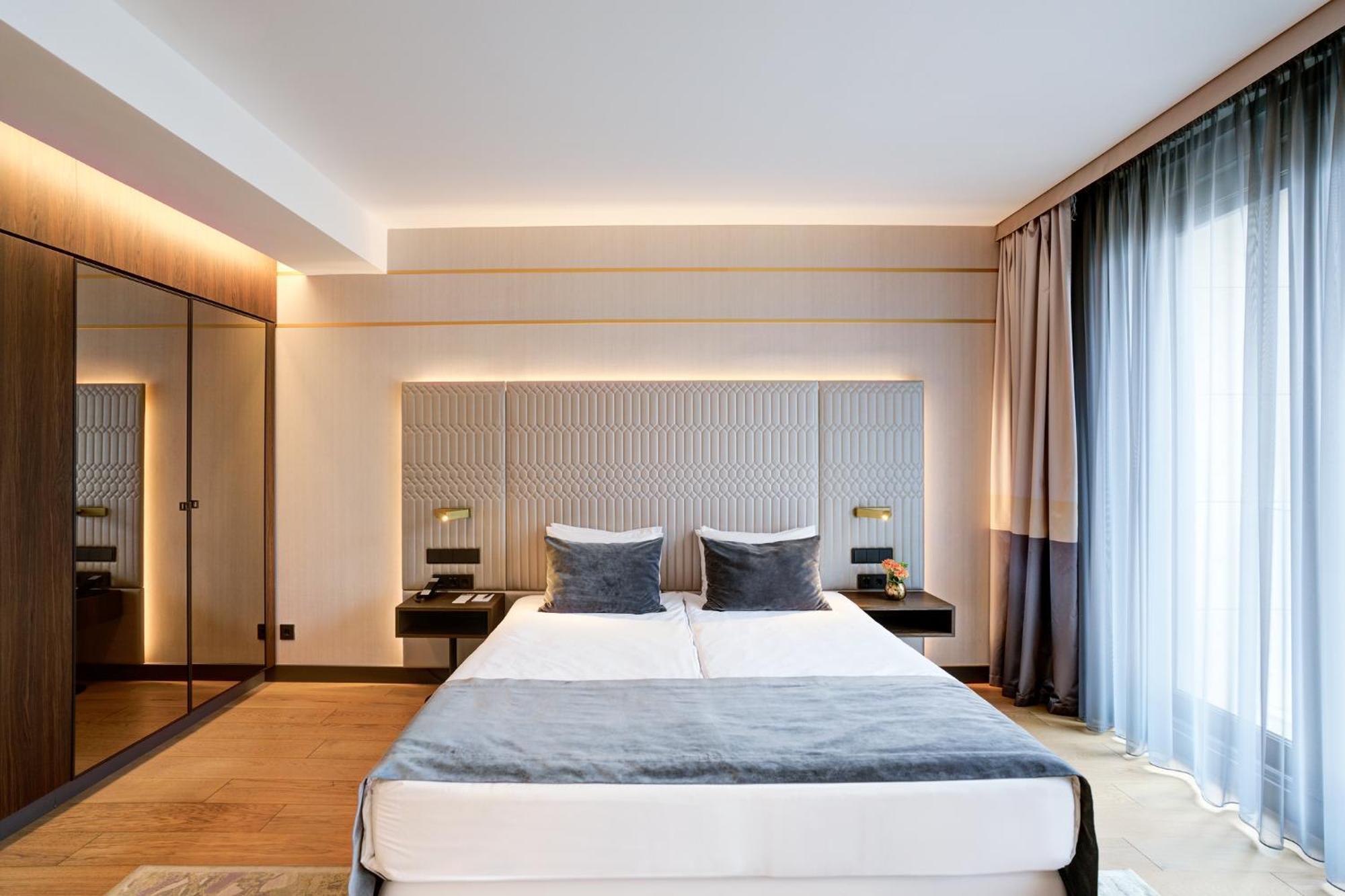 Emerald Downtown Luxury Suites By Continental Group Boedapest Buitenkant foto